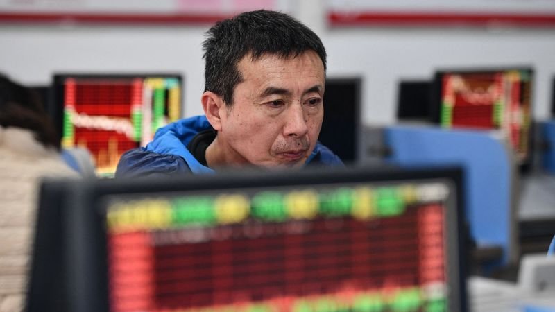 angry-chinese-take-to-us-embassy’s-social-media-account-to-vent-about-plunging-stock-market