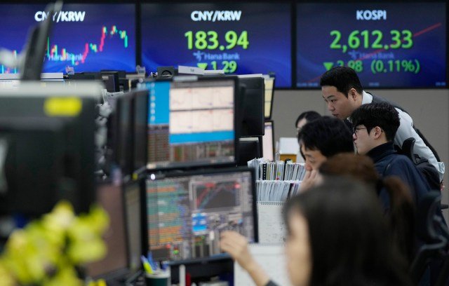 stock-market-today:-asian-stocks-mostly-fall-as-chinese-shares-skid-despite-moves-to-help-markets