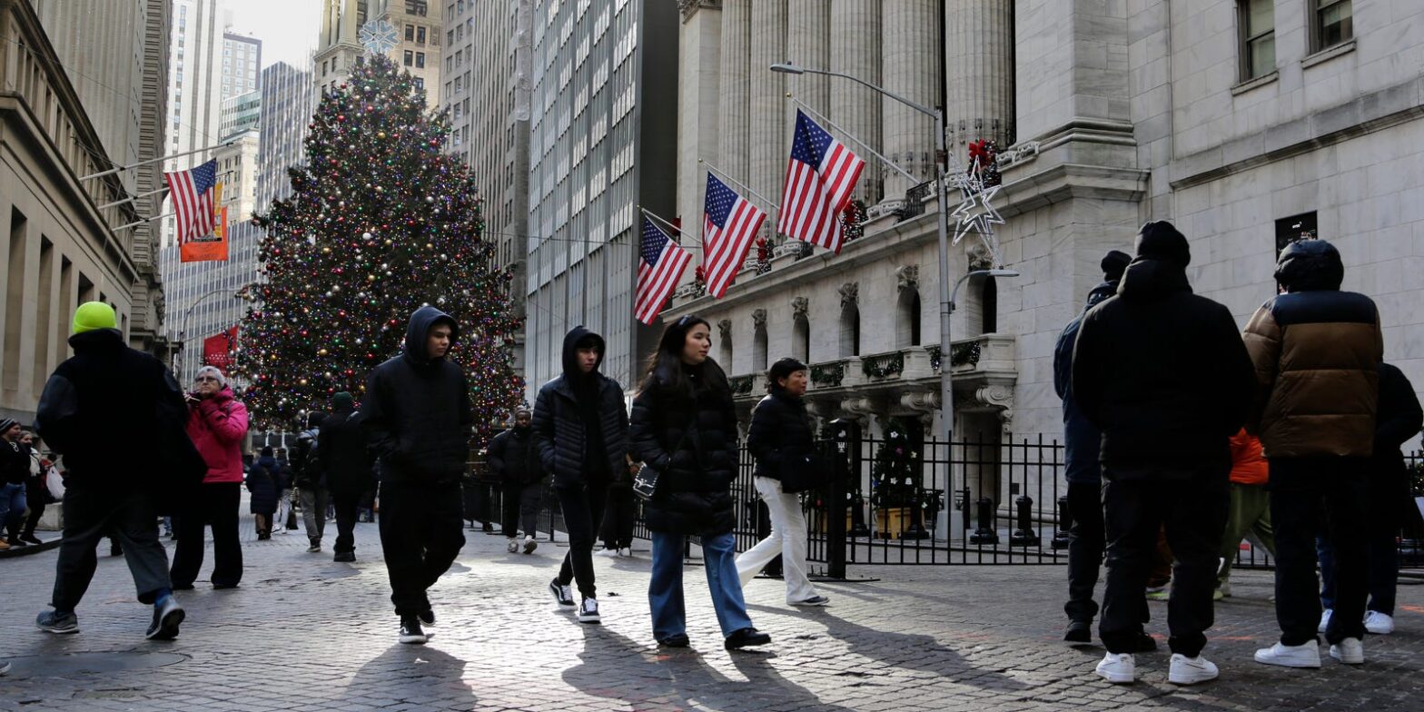 stock-market-today:-most-of-wall-street-slips-as-traders-delay-forecasts-for-rate-cuts