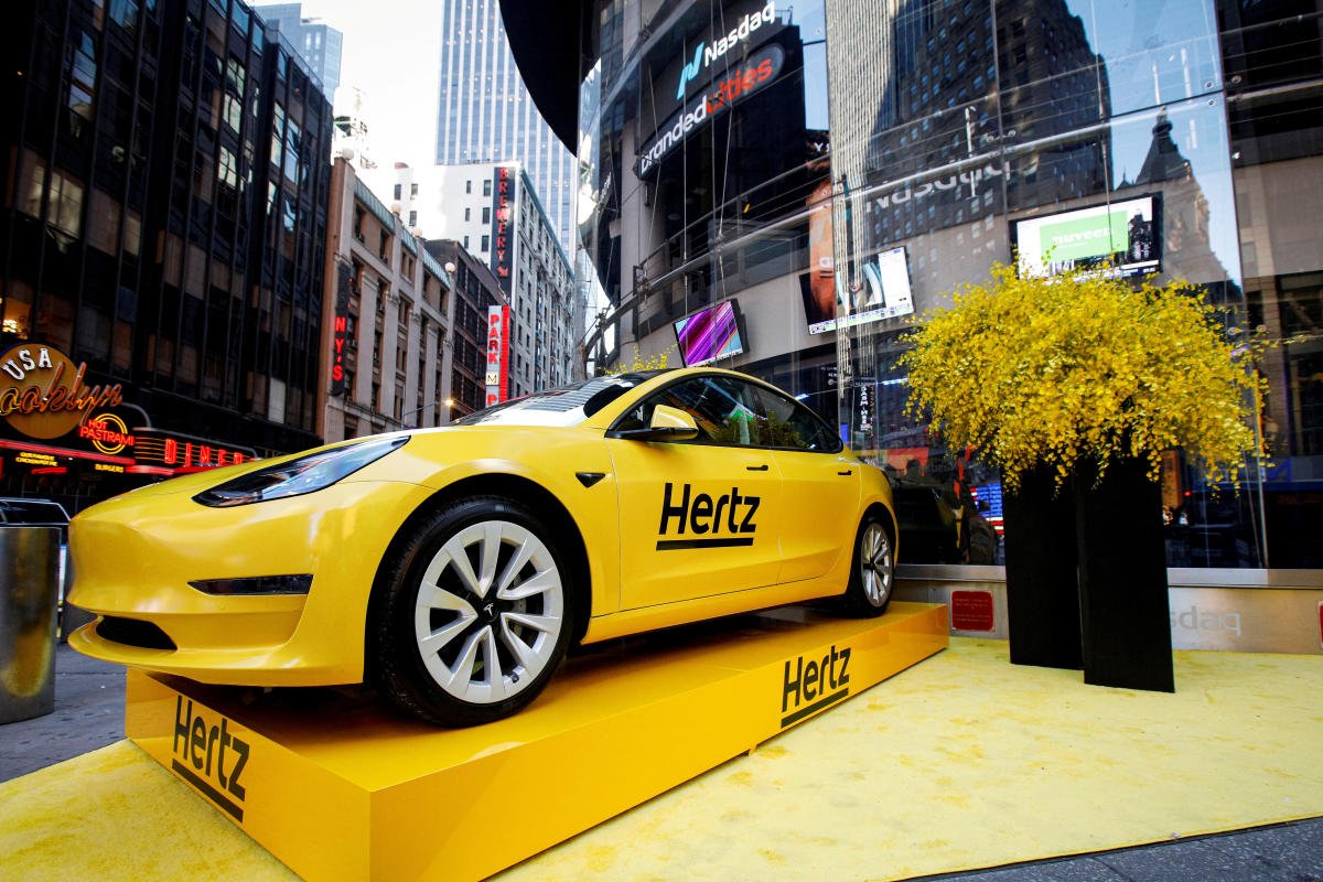 hertz-went-all-in-on-tesla-—-and-is-paying-the-price
