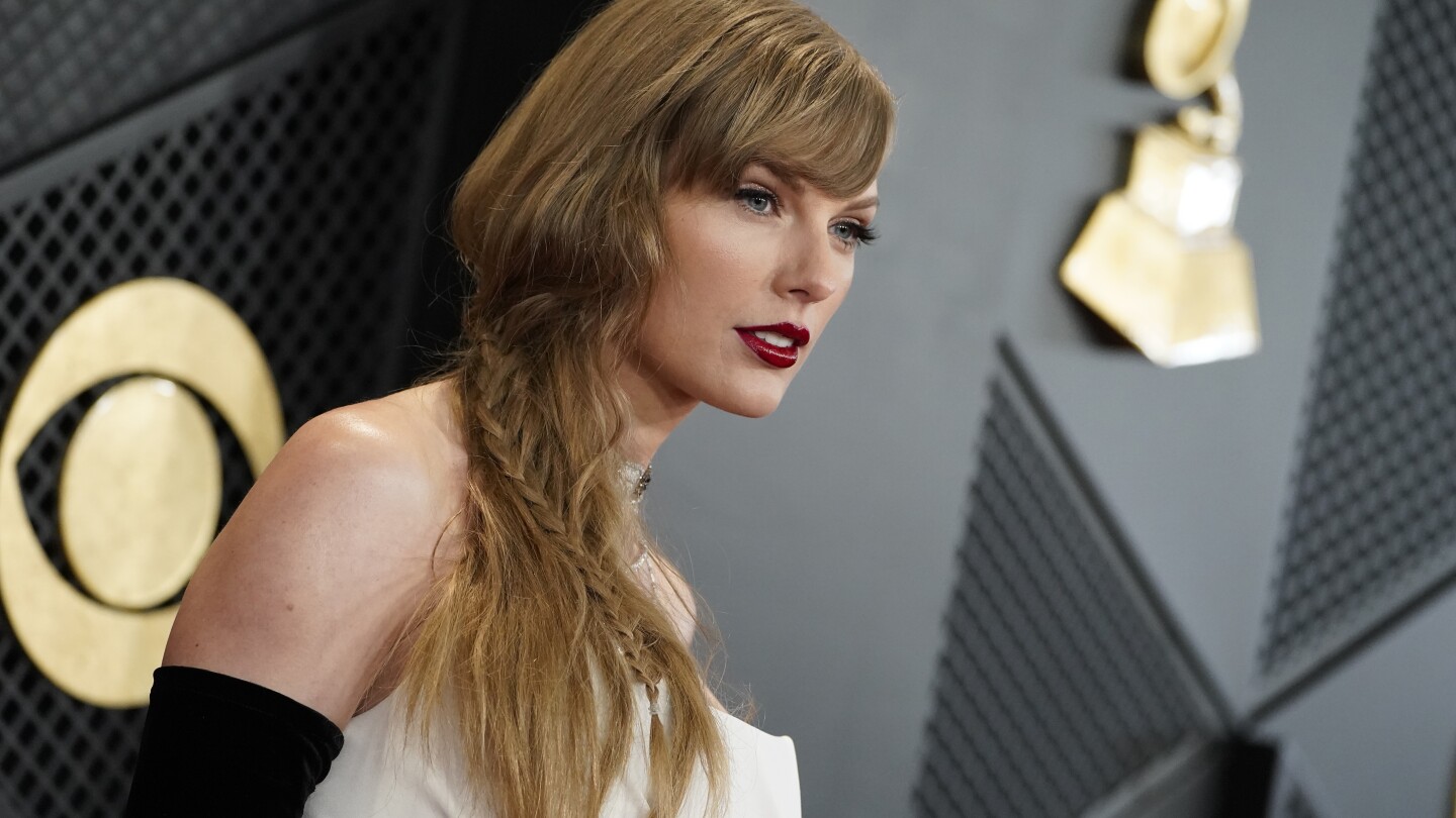 taylor-swift-launches-legal-broadside-at-a-college-student-who-tracks-private-jets-via-public-data