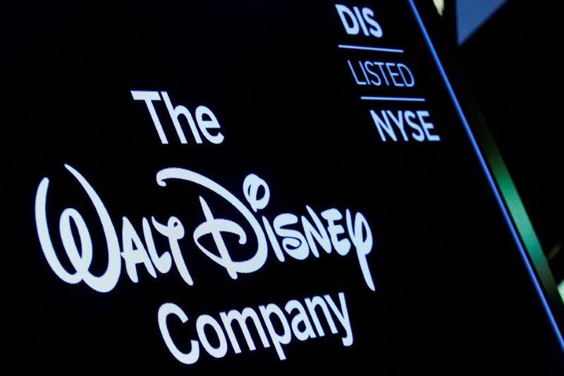 disney-beats-on-earnings,-boosts-dividend-as-streaming-losses-narrow