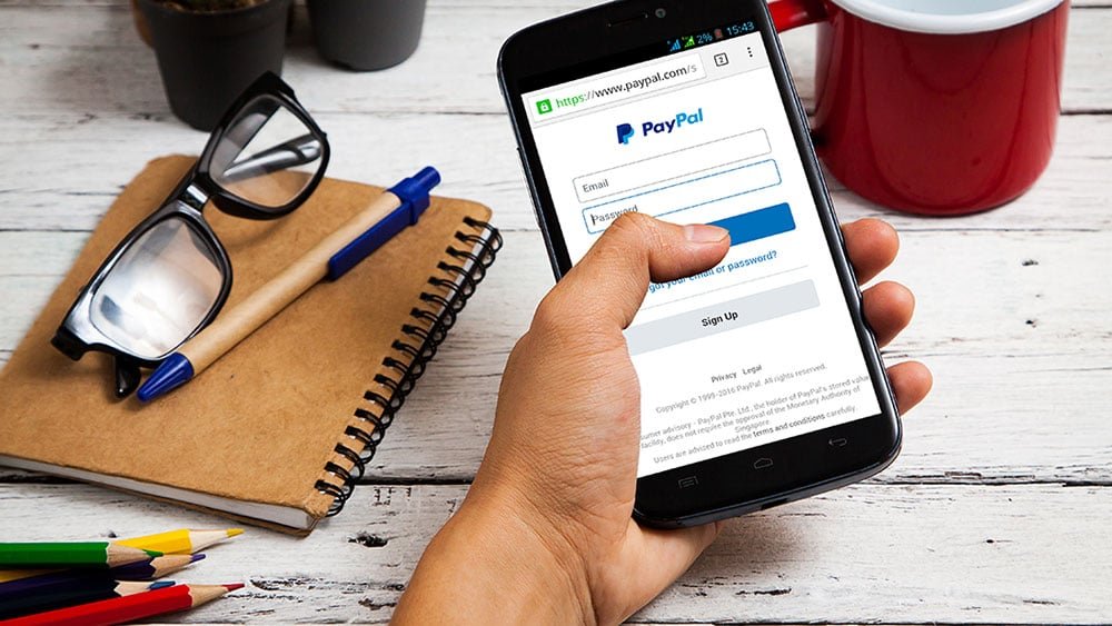 paypal-earnings-beat.-payment-volume-edges-by-estimates-amid-apple-worries