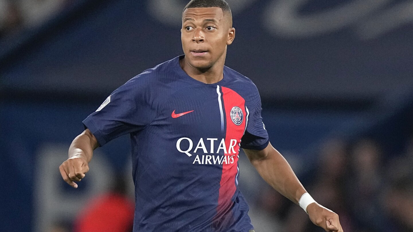 kylian-mbappe-has-told-psg-he-will-leave-at-the-end-of-the-season,-ap-source-says