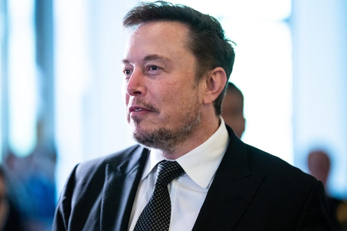 elon-musk-says-rivian-needs-to-‘cut-costs-massively’-and-its-execs-should-‘live-in-the-factory’-or-the-tesla-rival-will-die