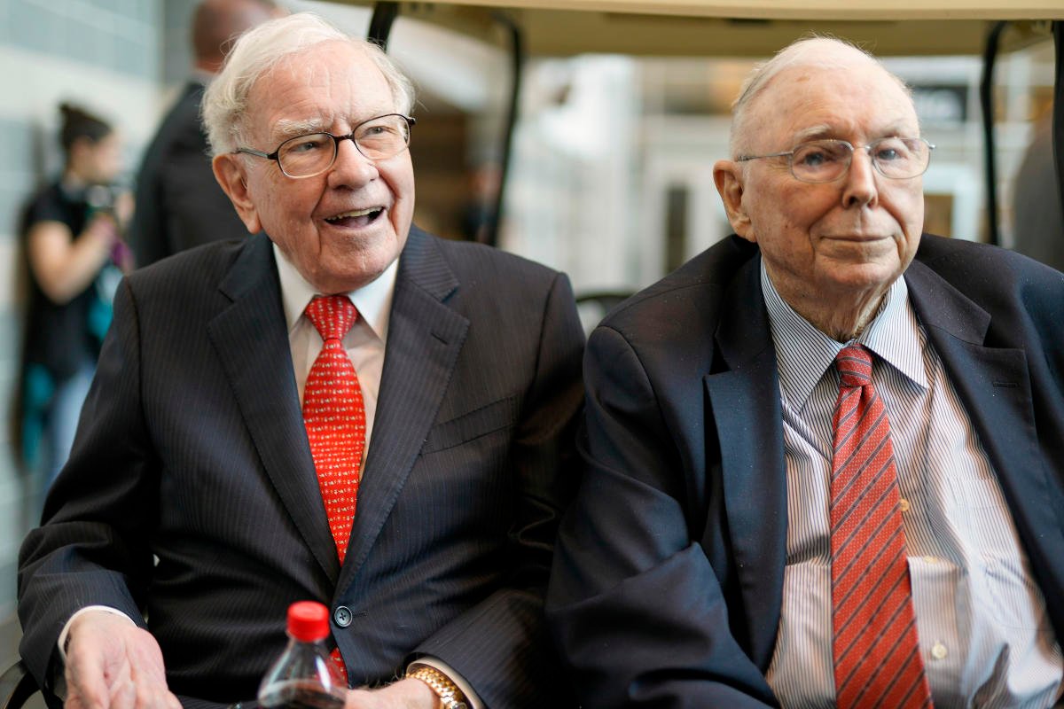 warren-buffett-uses-his-annual-letter-to-warn-about-wall-street-and-recount-berkshire’s-successes