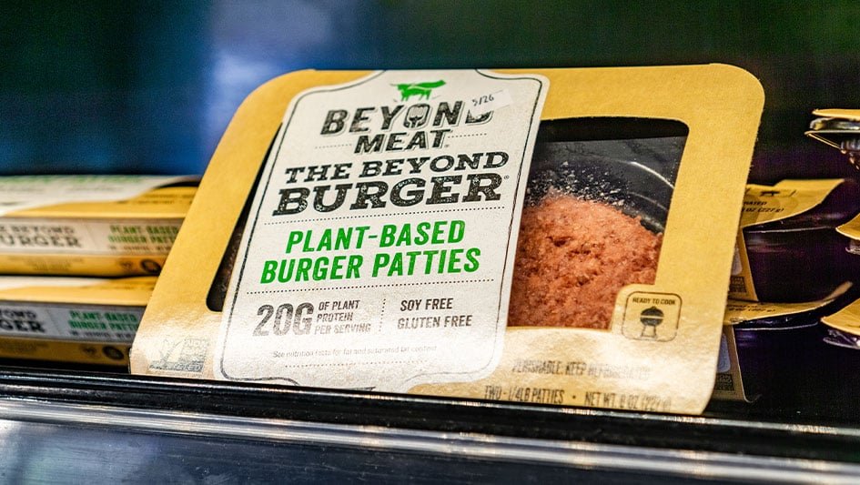 beyond-meat-reports-huge-loss,-guides-low,-but-stock-skyrockets-on-‘right-sizing’-hopes