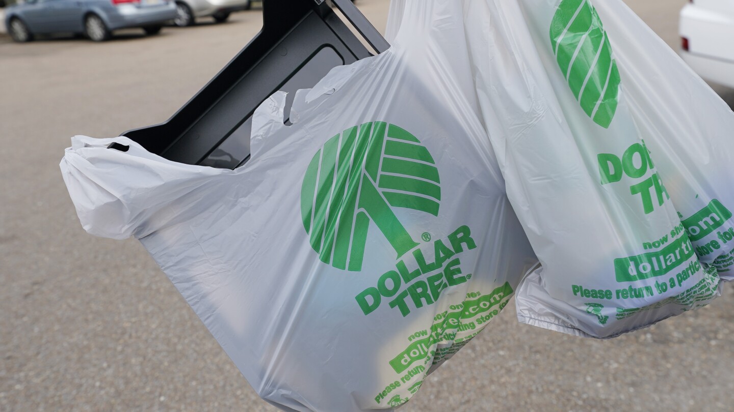 dollar-tree-to-close-nearly-1,000-stores,-posts-surprise-fourth-quarter-loss