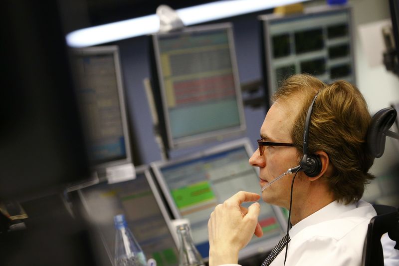 rev-group-announces-secondary-stock-offering-at-$18-per-share-by-investing.com