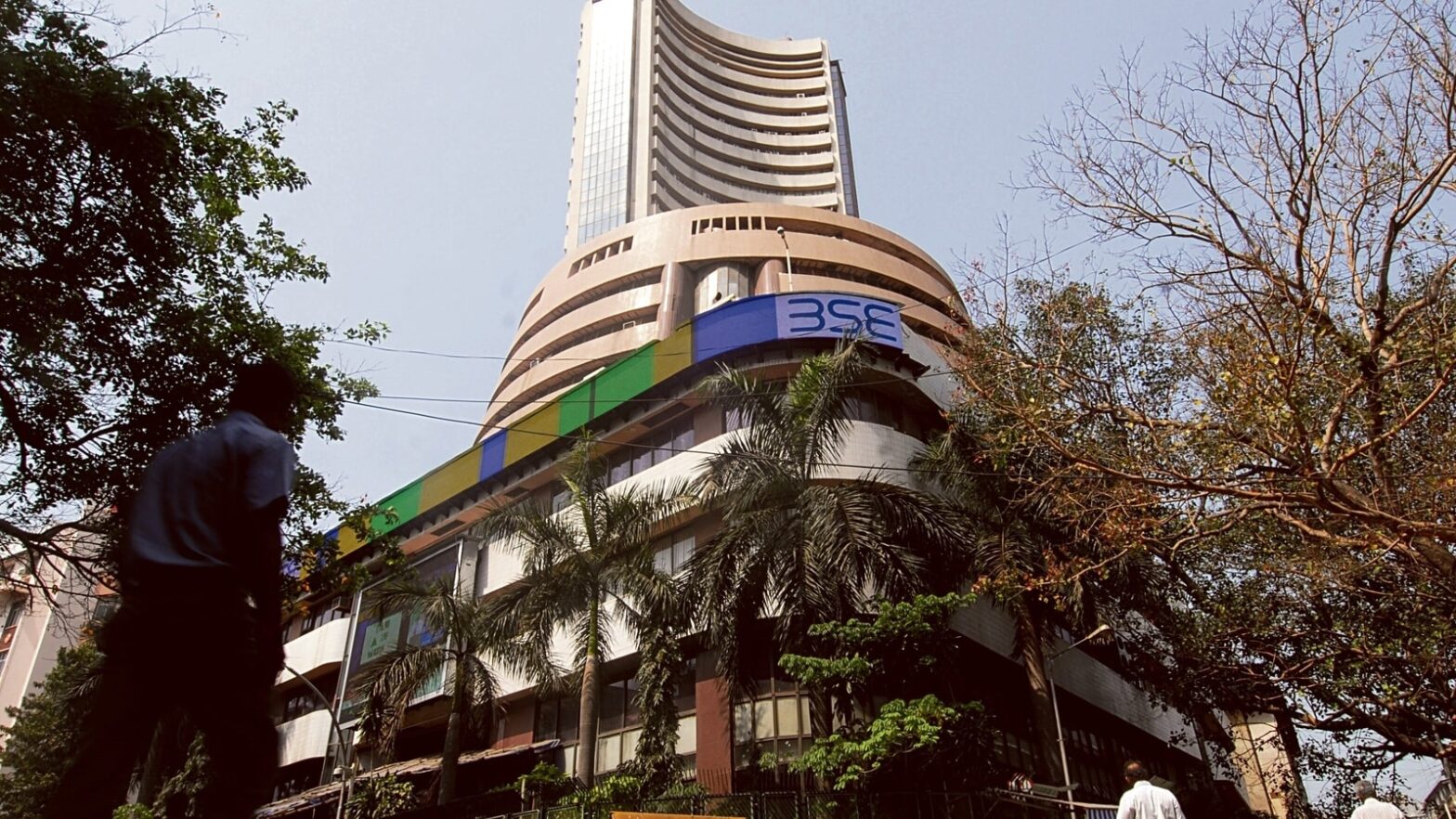stock-market-crash-in-numbers:-1,100-stocks-hit-lower-circuit.-there-were-top-losers