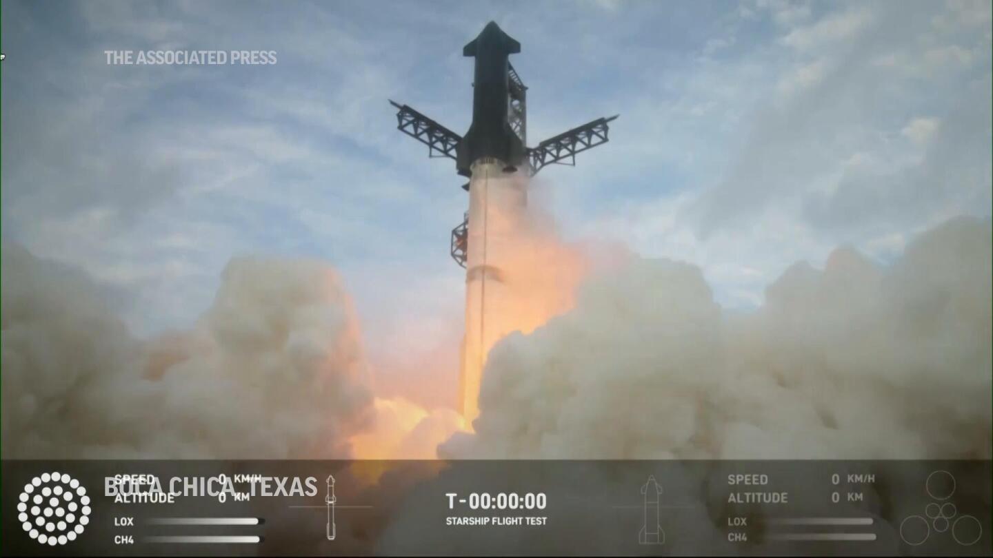 spacex-comes-close-to-completing-test-flight-of-mega-rocket-but-loses-spacecraft-near-end