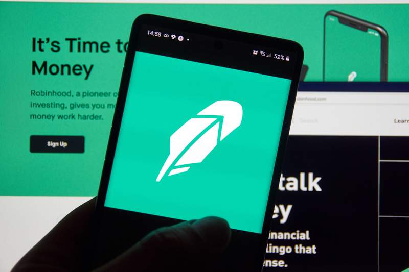 robinhood’s-chief-creative-officer-baiju-bhatt-sells-$258m-in-stock-by-investing.com