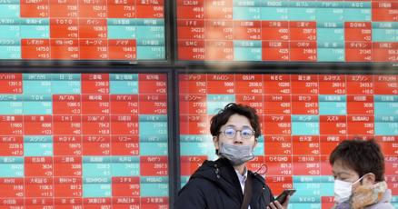 stock-market-today:-wall-street-inches-higher-early-as-markets-try-to-close-out-another-winning-week