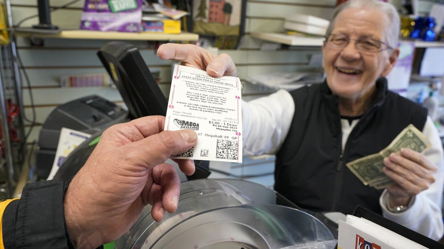 mega-millions-jackpot-reaches-an-astounding-$977m-after-no-one-wins-tuesday’s-drawing