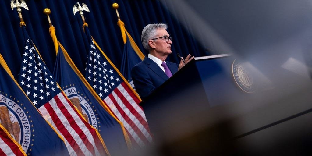 stock-market-today:-us-stocks-add-to-records-as-investors-get-a-boost-from-fed-rate-outlook