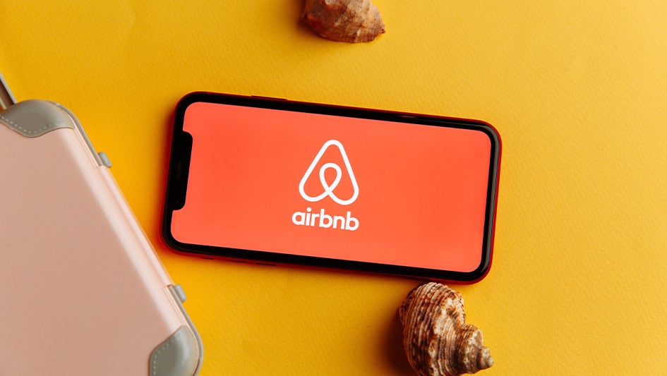 why-airbnb-stock,-duolingo-look-bullish-as-tired-tech-sector-signals-leadership-rotation