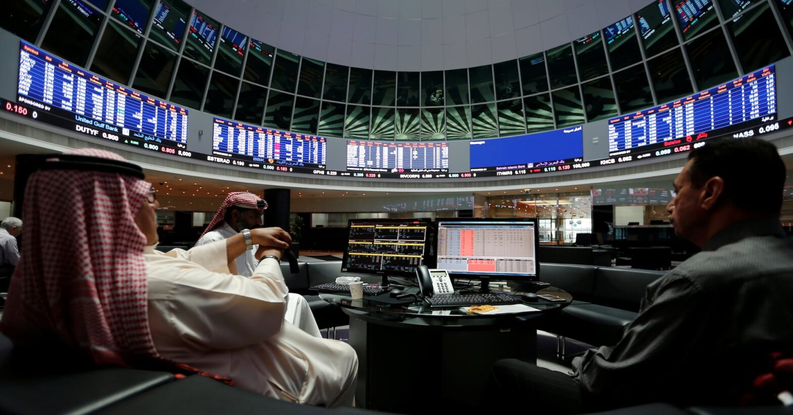 most-gulf-bourses-end-near-flat;-saudi-slips