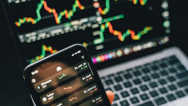 as-markets-soar,-should-investors-look-beyond-america?