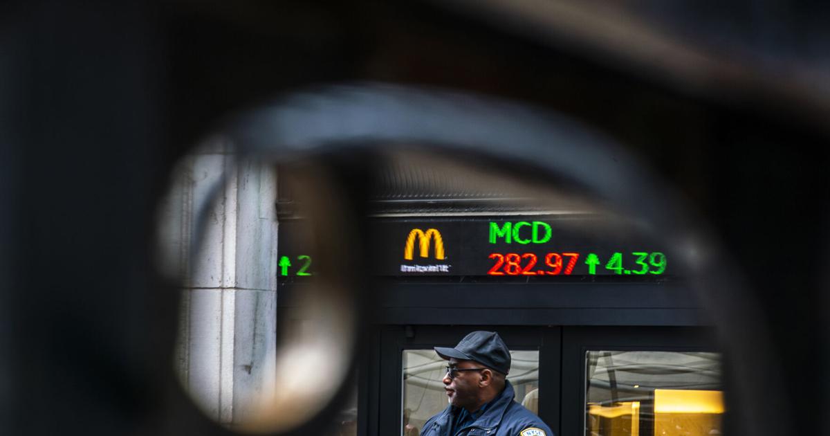 stock-market-today:-global-shares-are-mostly-lower-as-investors-pin-hopes-on-rate-cuts