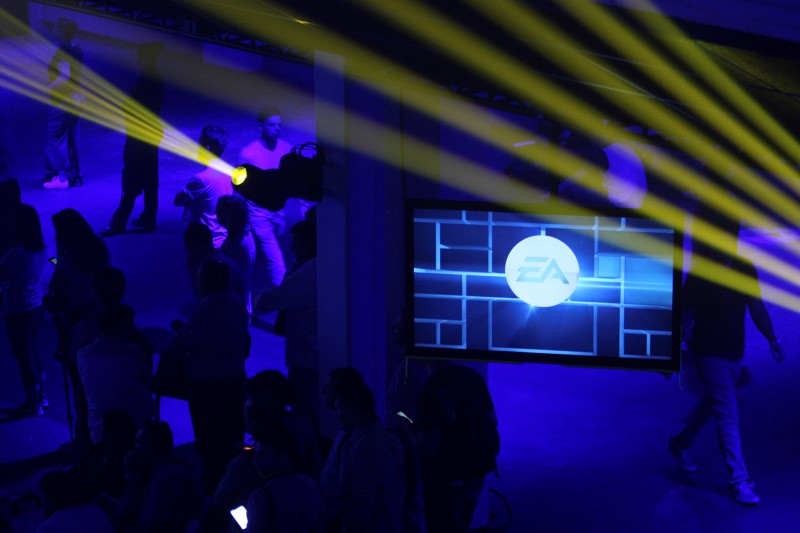 electronic-arts-ceo-andrew-wilson-sells-over-$326k-in-company-stock-by-investing.com