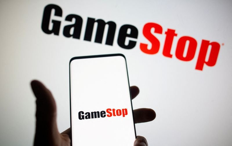 gamestop-cuts-jobs,-quarterly-revenue-falls