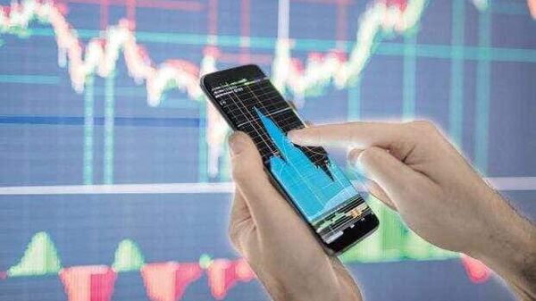 multibagger:-up-over-600%,-penny-stock-hlv-turned-₹10,000-into-₹73,600-in-4-years;-good-time-to-buy?