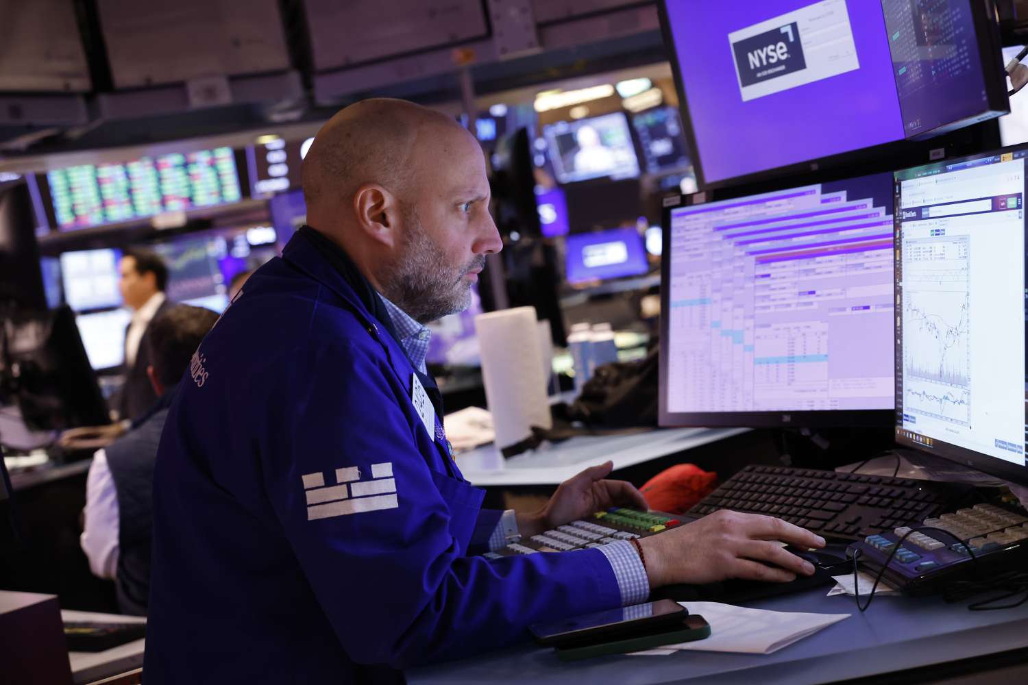 dow-jones-today:-stock-futures-little-changed-to-start-last-day-of-winning-q1