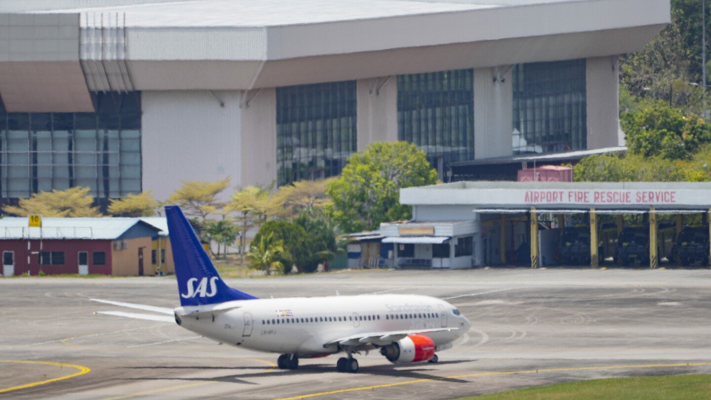 scandinavian-airline-medevac-plane-lands-in-malaysian-island,-where-norwegian-king-is-hospitalized