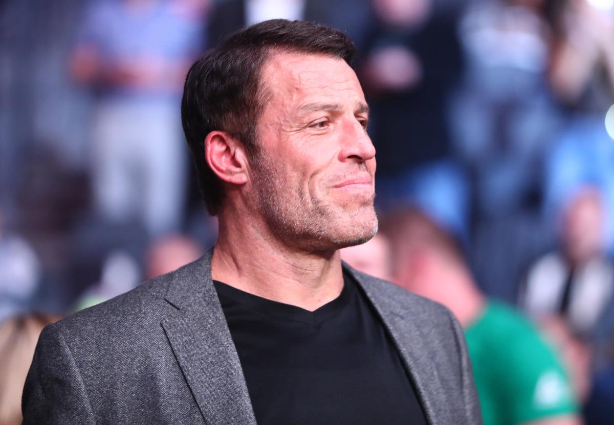 tony-robbins-shares-one-reminder-for-those-caught-up-in-the-‘magnificent-7’-bubble