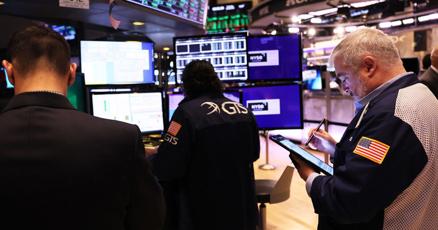 stock-market-today:-stocks-pause-record-rally-with-jobs-and-powell-in-focus