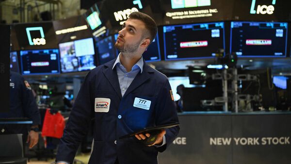 world-markets-today:-us-stocks-fall-ahead-of-economic-data