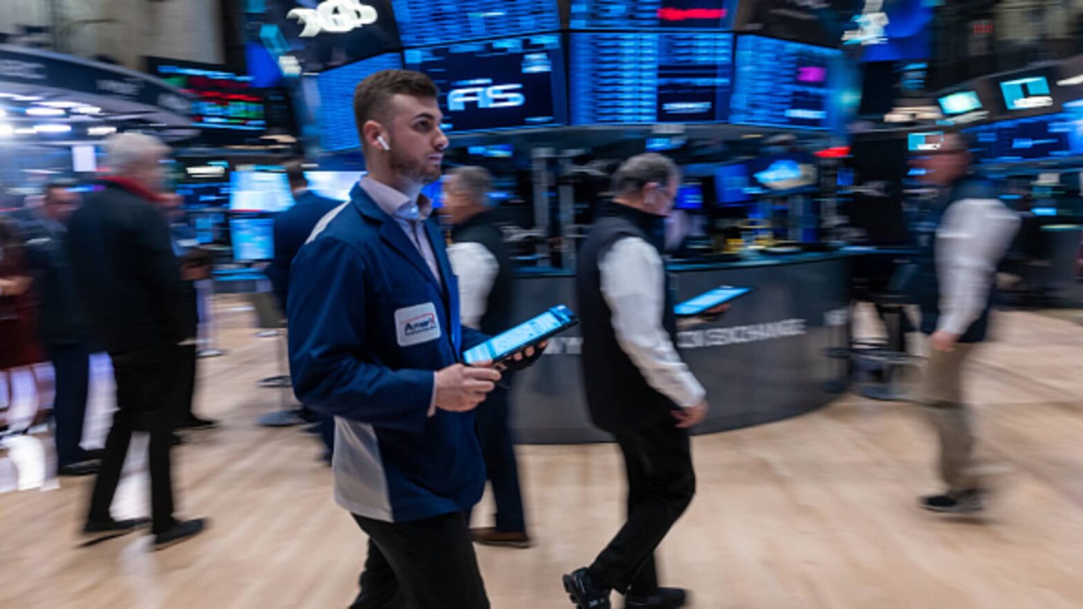 stock-market-bubble?-analysts-explain-why-they’re-not-worried