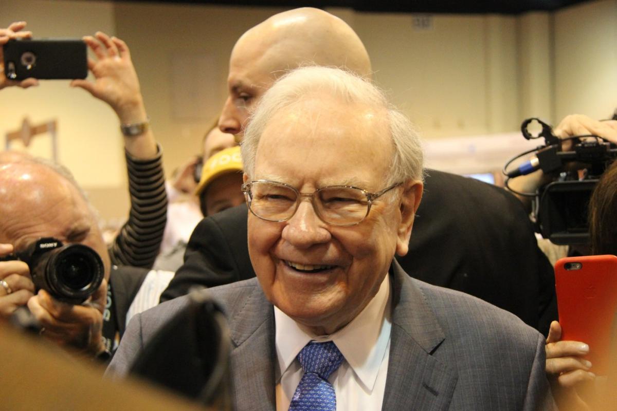 forget-the-“magnificent-seven”:-warren-buffett-has-plowed-$73.6-billion-into-this-stock-since-2019-instead