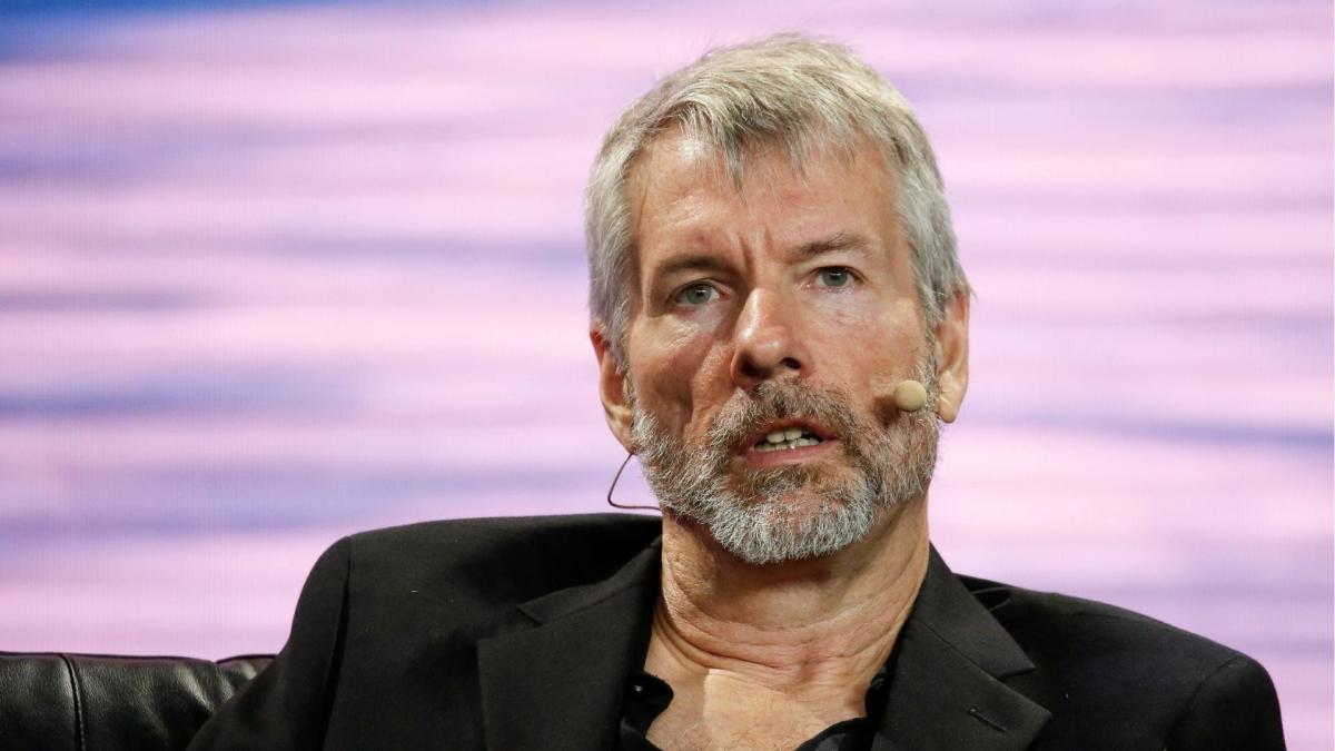 ‘bitcoin-is-going-to-eat-gold’:-microstrategy’s-michael-saylor