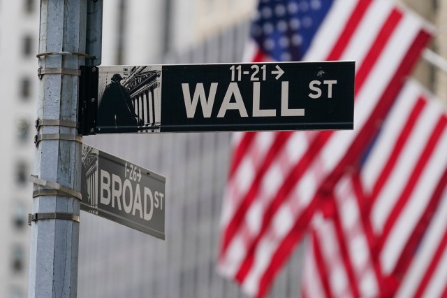 stock-market-today:-wall-street-rallies-toward-record-following-the-latest-inflation-report