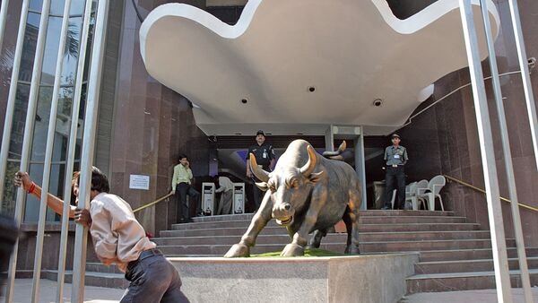 Sensex Today | Share Market Live Updates : The NSE F&O ban list for March 28 includes Hindustan Copper and Zee Entertainment Enterprises. (Photo: Mint)