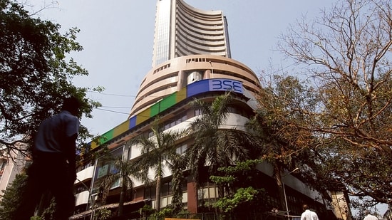 Stock market crash: Sensex closed below the 73,000 mark to end at 72,762 on March 13. Stock market crash: Sensex closed below the 73,000 mark to end at 72,762 on March 13.