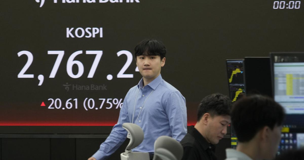 stock-market-today:-wall-street-slips-after-surprisingly-strong-manufacturing-data-sends-yields-up