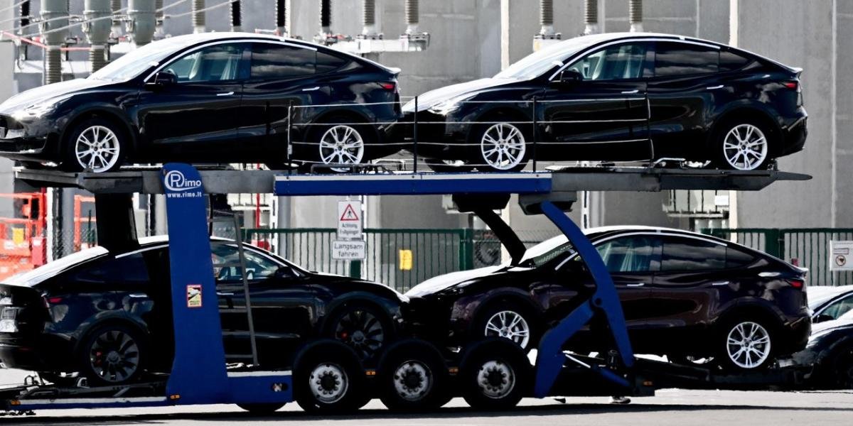 why-tesla-stock-is-falling-today