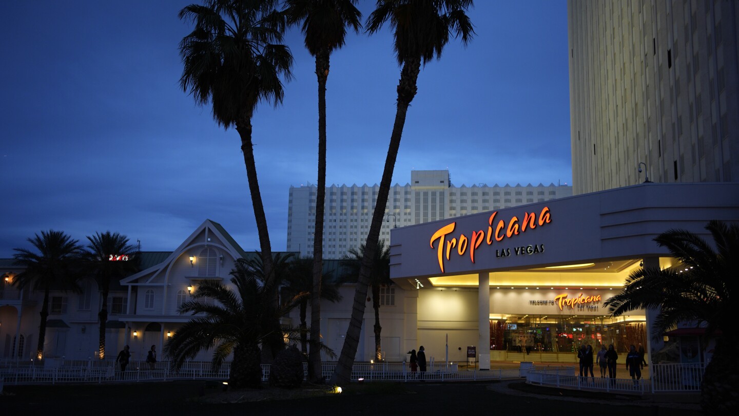 after-welcoming-guests-for-67-years,-the-tropicana-las-vegas-casino’s-final-day-has-arrived