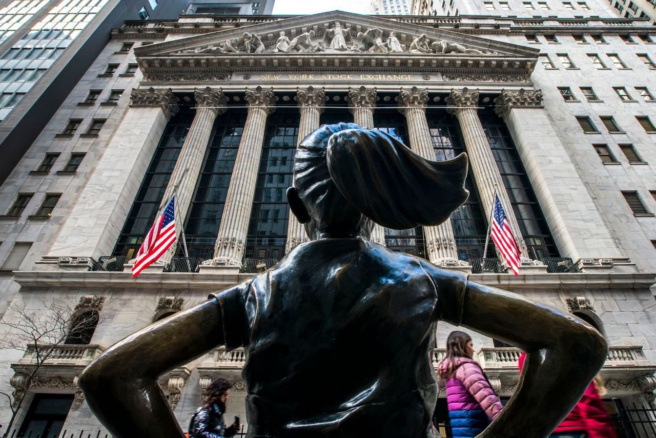 stock-market-today:-wall-street-sinks-on-worries-about-high-rates-as-health-care-stocks-tumble