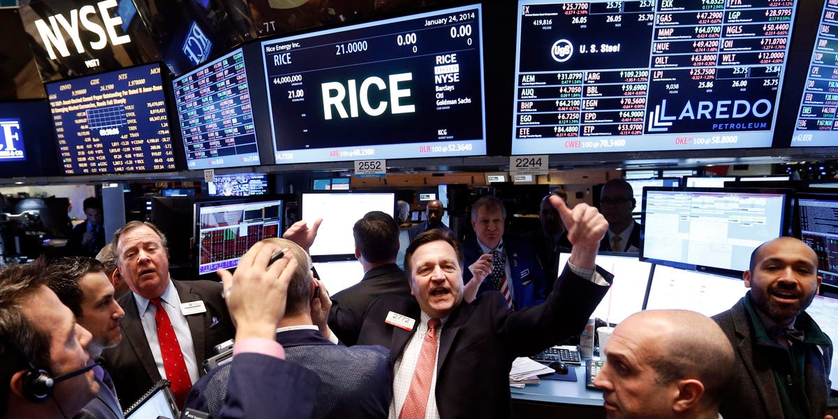 stock-market-today:-us-futures-slip-again-as-interest-rate-cut-pessimism-takes-hold