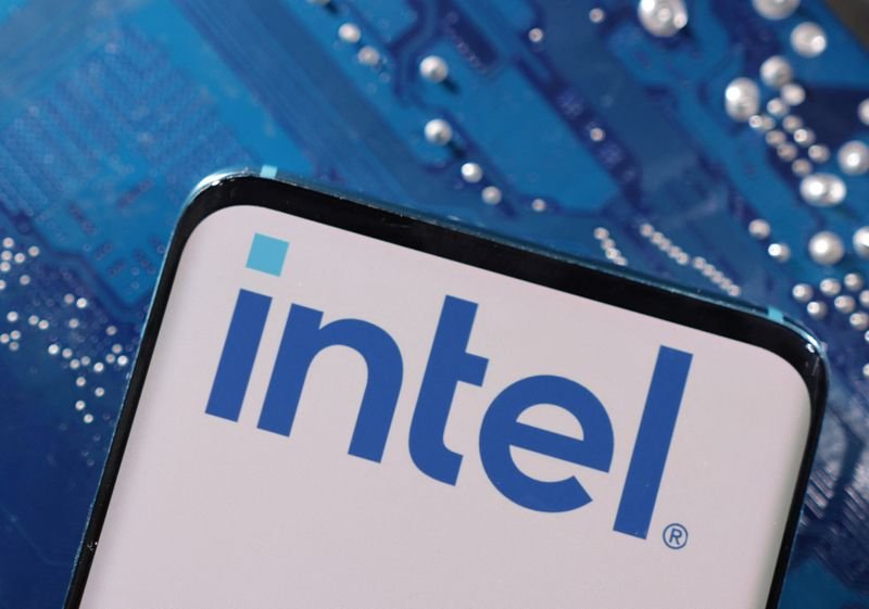 intel-slides-as-foundry-business-loss-spotlights-wide-gap-with-rival-tsmc