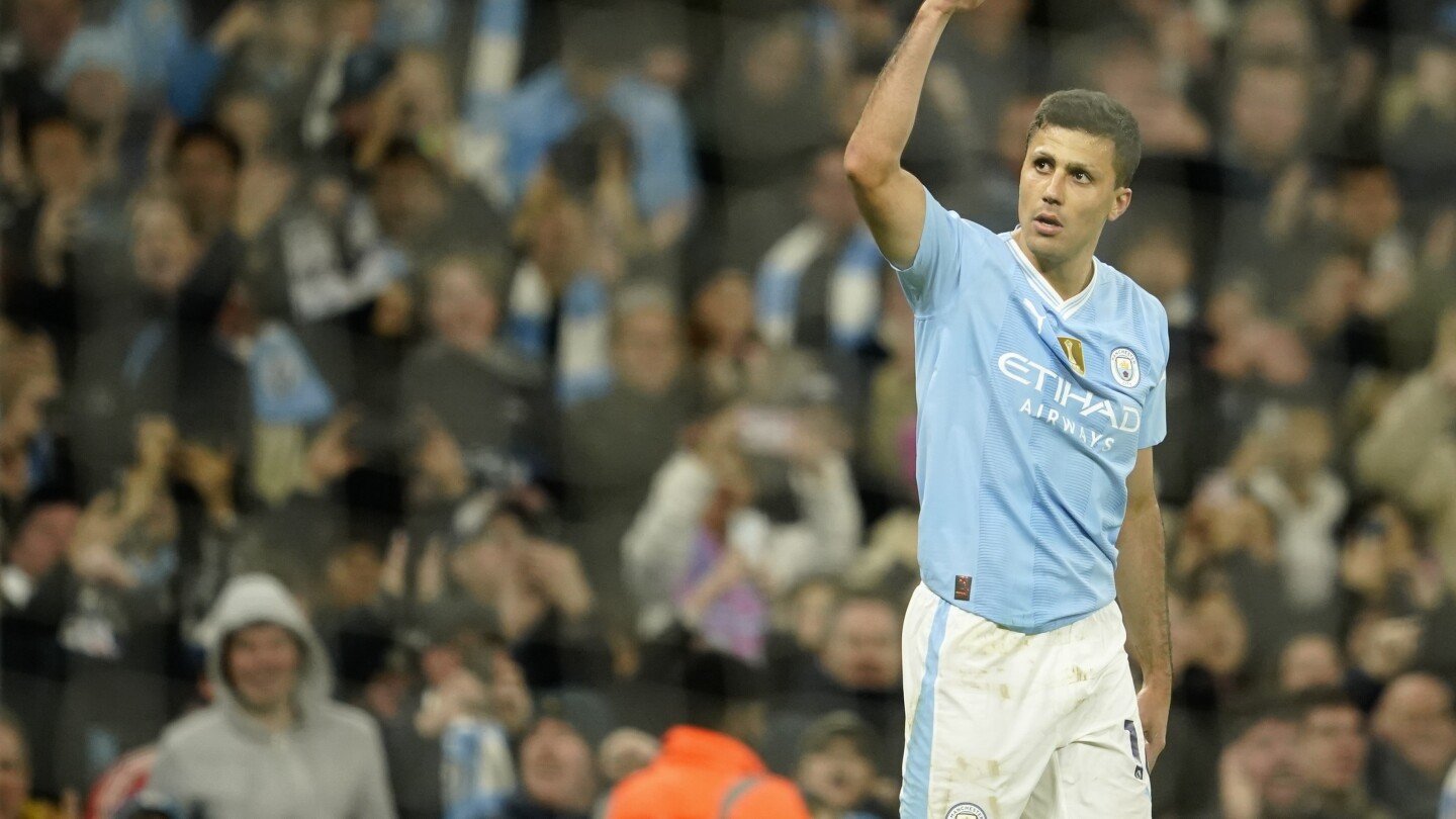 arsenal-goes-back-on-top-of-premier-league-and-man-city-routs-aston-villa-to-stay-close