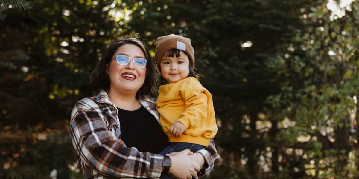 ‘please-don’t-judge-me’:-i’m-54,-and-married-with-5-kids-i-have-$20,000-in-debt-and-$20,000-in-mutual-funds-i-just-inherited-$10,000.-how-do-i-invest-it?