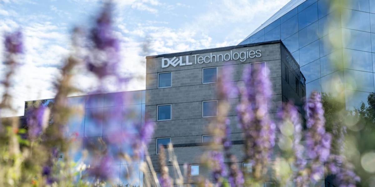 dell-stock-surges-to-record-as-ai-server-demand-soars-it’s-the-new-super-micro.