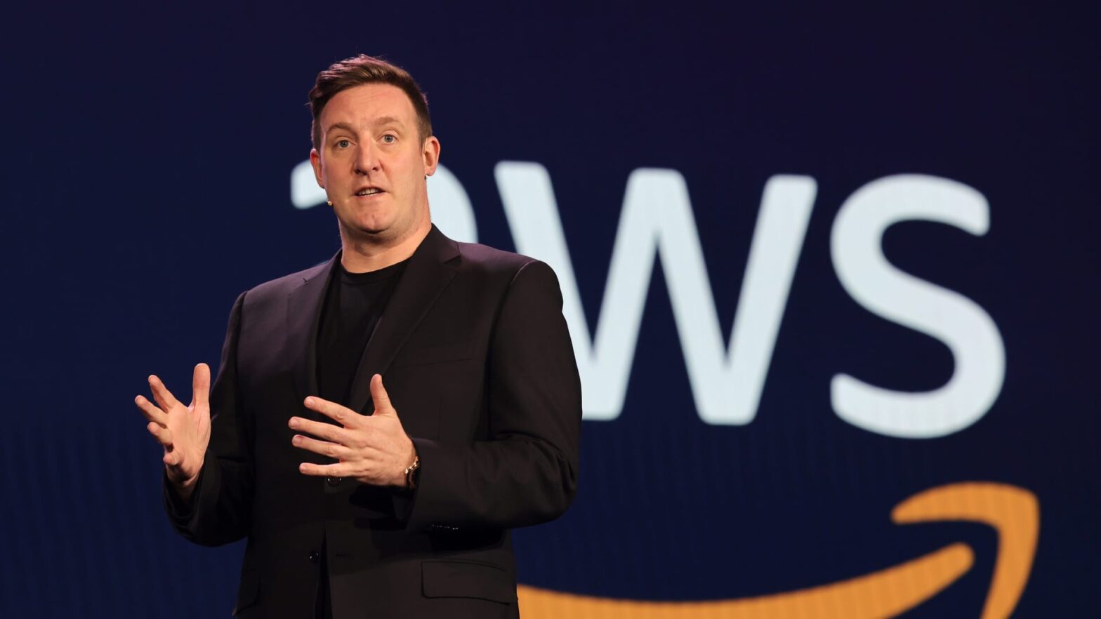 amazon’s-two-key-businesses-get-bullish-updates.-no-wonder-its-stock-is-at-multiyear-highs