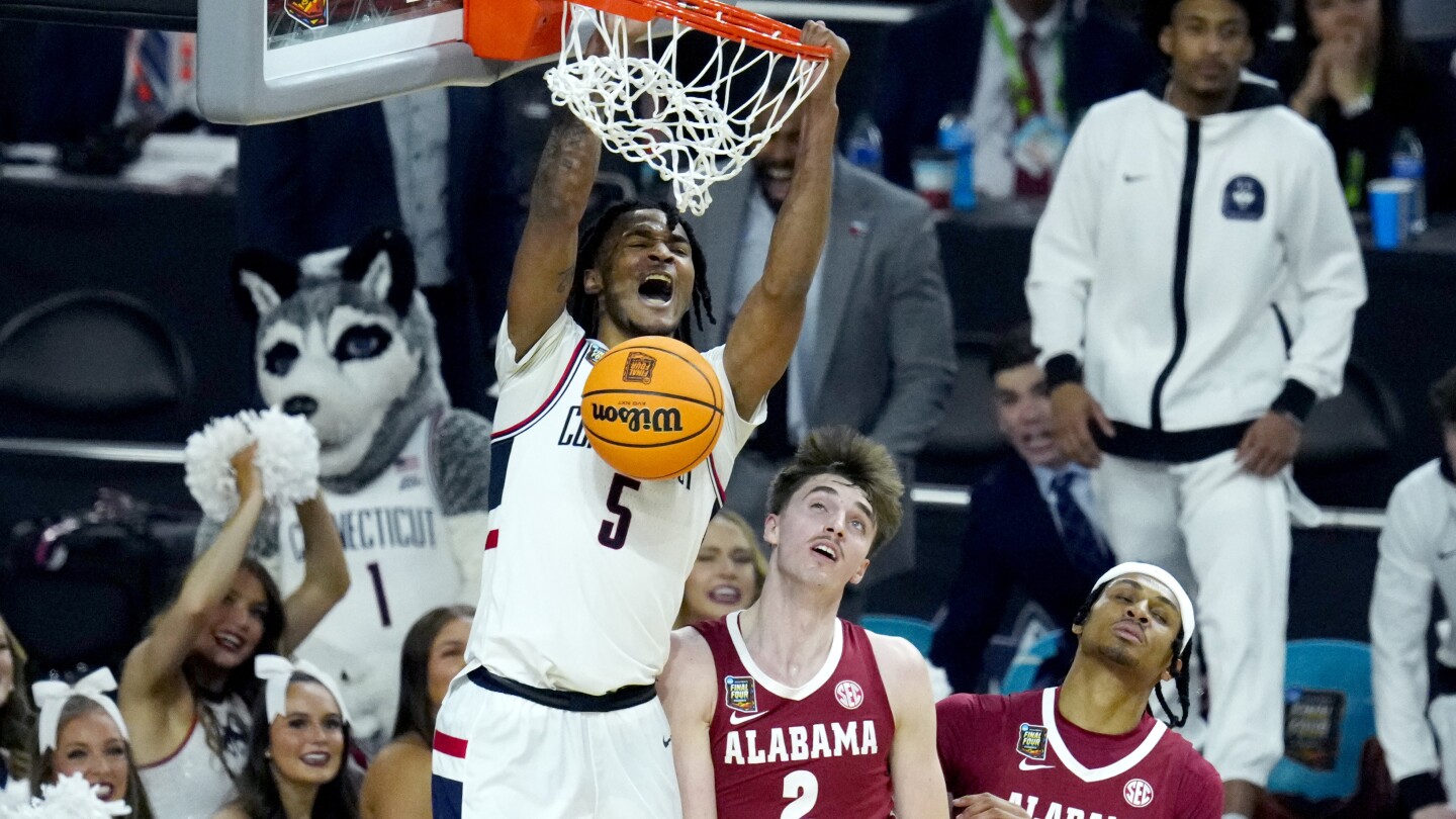 led-by-castle-and-clingan,-defending-champ-uconn-returns-to-ncaa-title-game,-beating-alabama-86-72