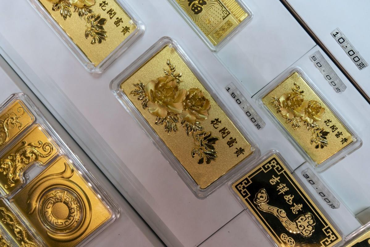 china-pboc-buys-gold-for-17th-month-as-prices-hit-record