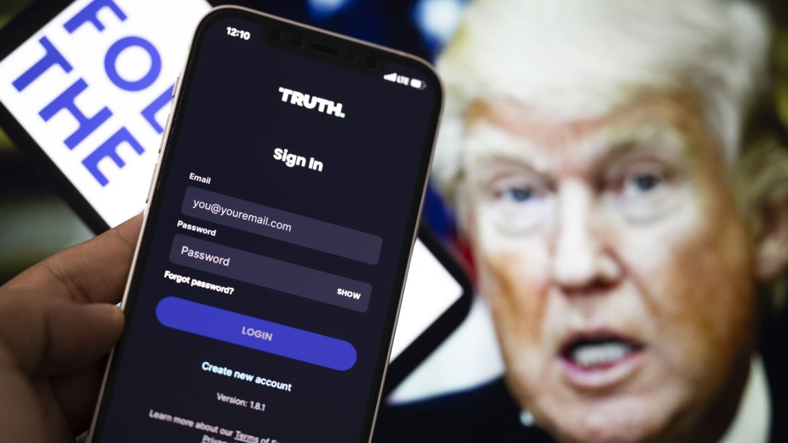 trump-media-stock-drops-more-than-10%-to-open-trading-week